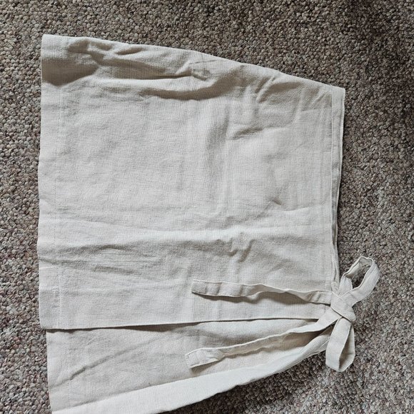 Linen Wrap-around (Lined) Creme Mini Skirt - Forever 21 Contemporary - Medium - Picture 7 of 10